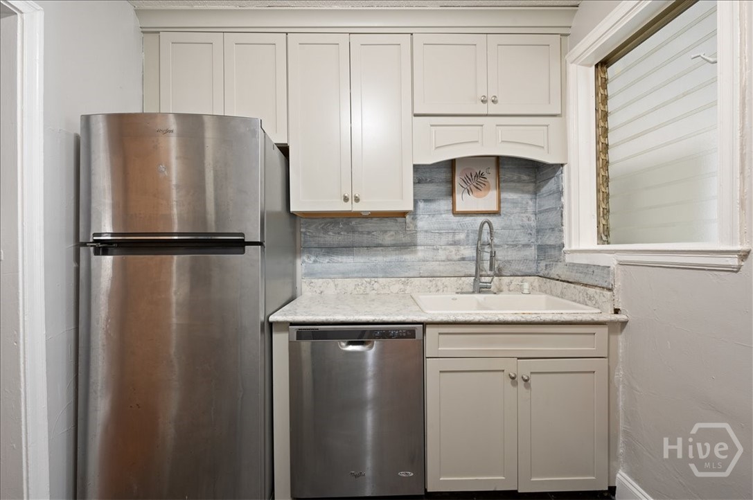 1702 E 41st Street Property Photo 10