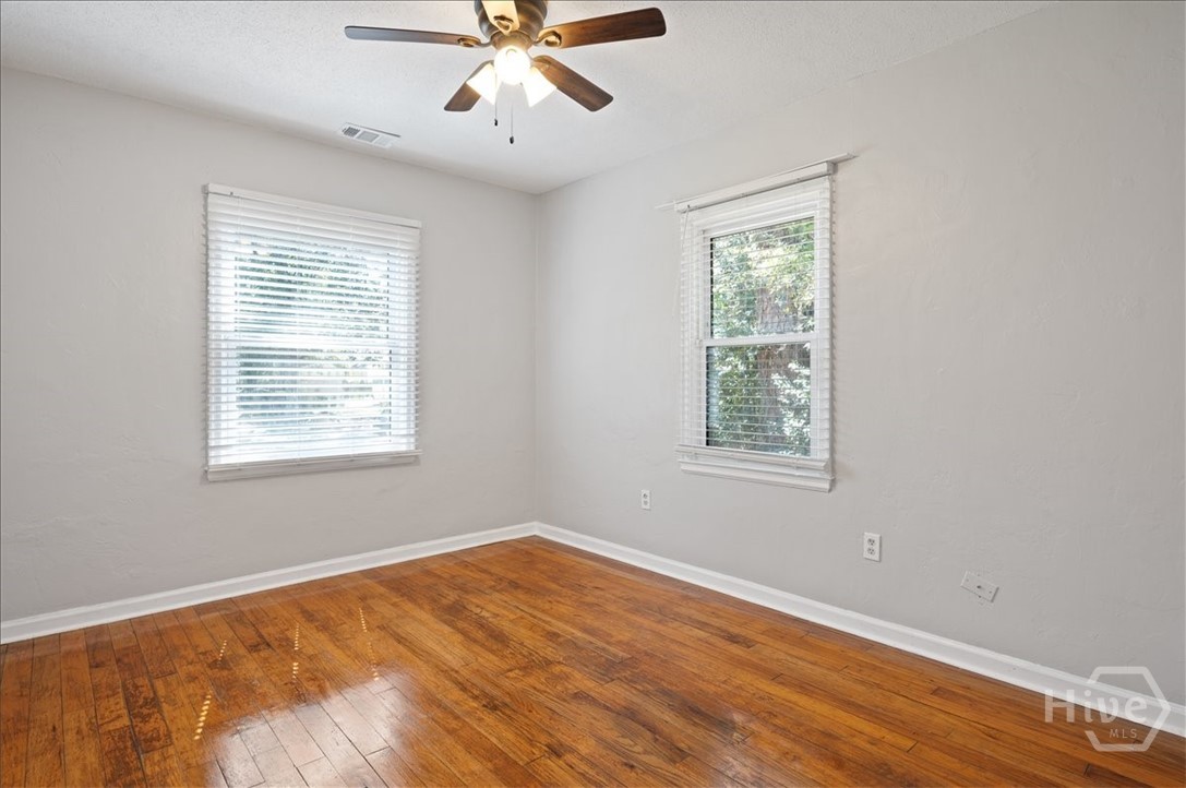 1702 E 41st Street Property Photo 16