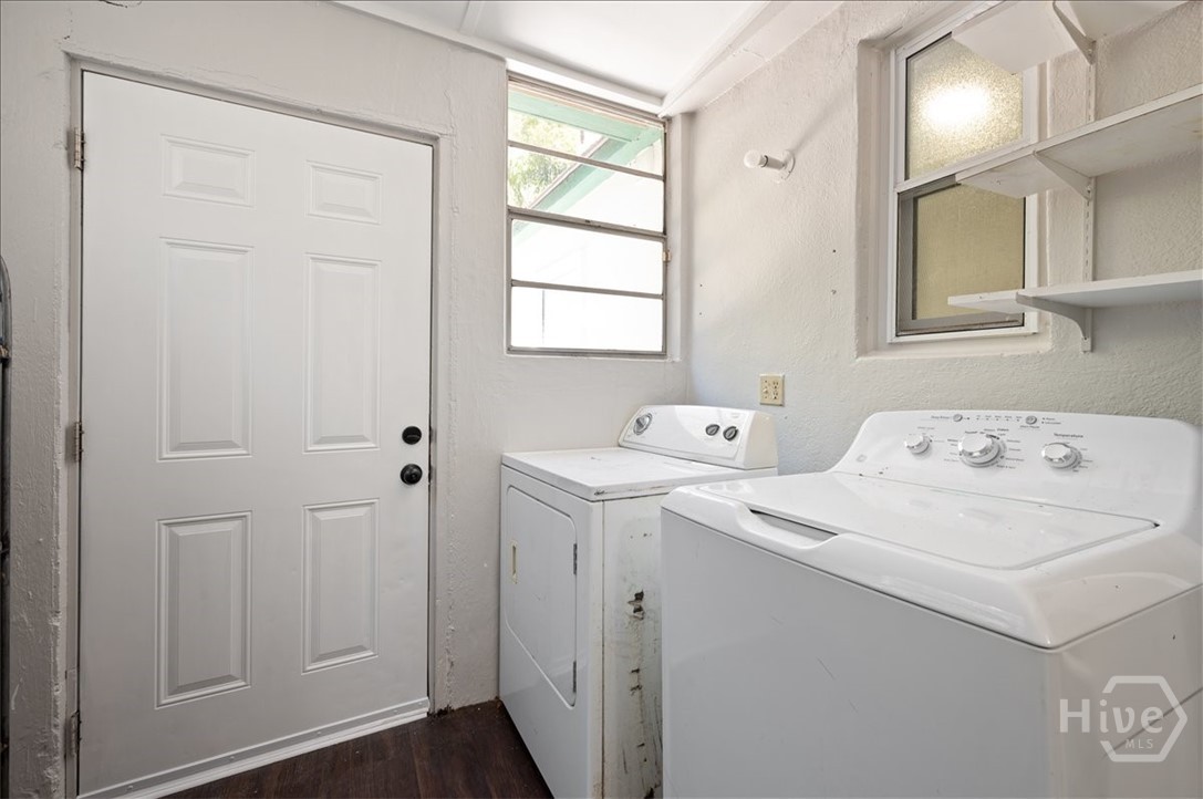 1702 E 41st Street Property Photo 19