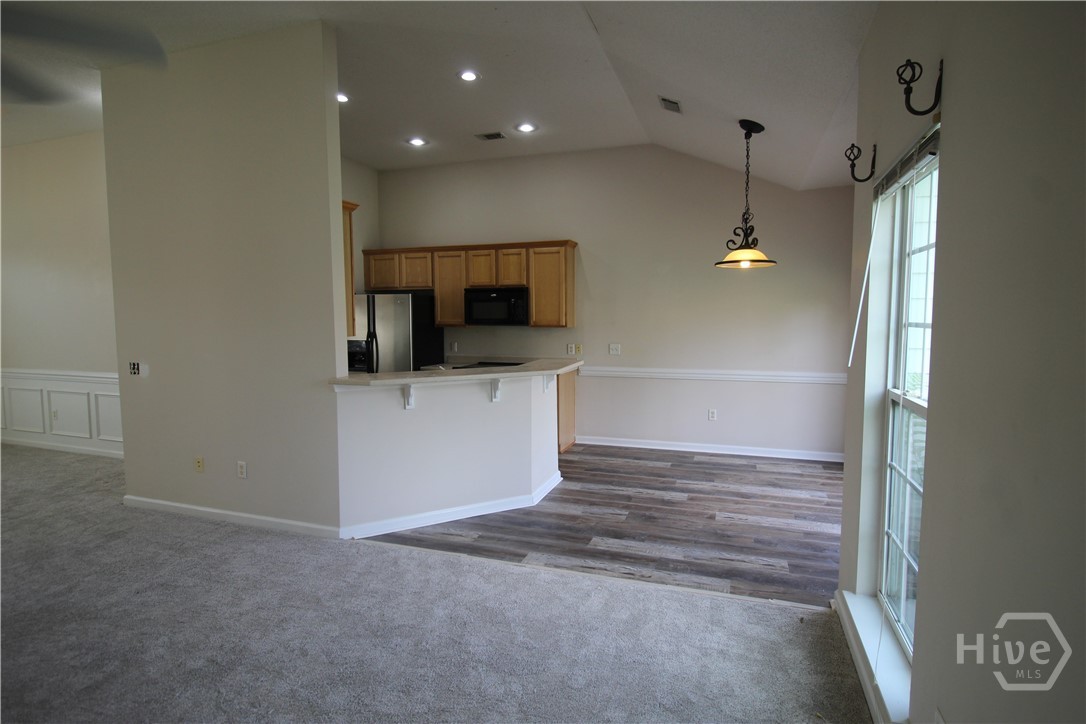 806 Granite Lane Property Photo 3