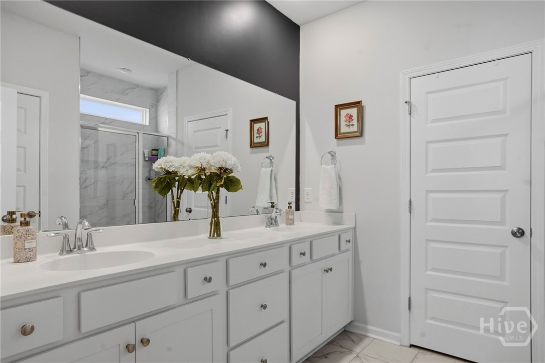 236 Lillian Street Property Photo 7