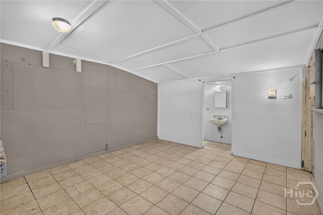 216 E 57th Street Property Photo 38