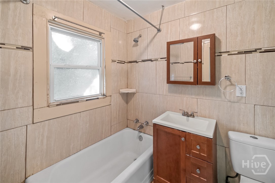 637 E 39th Street Property Photo 18