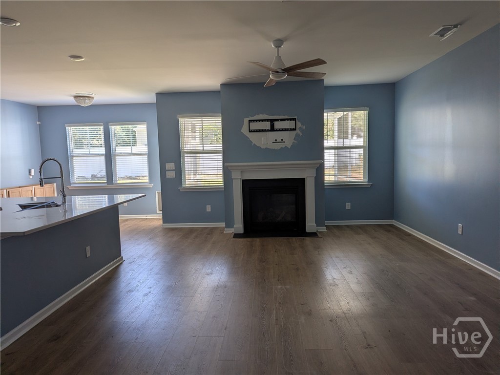 247 Lillian Street Property Photo 5
