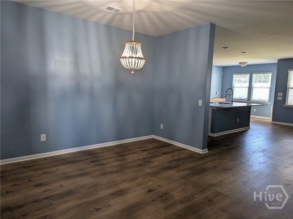 247 Lillian Street Property Photo 6