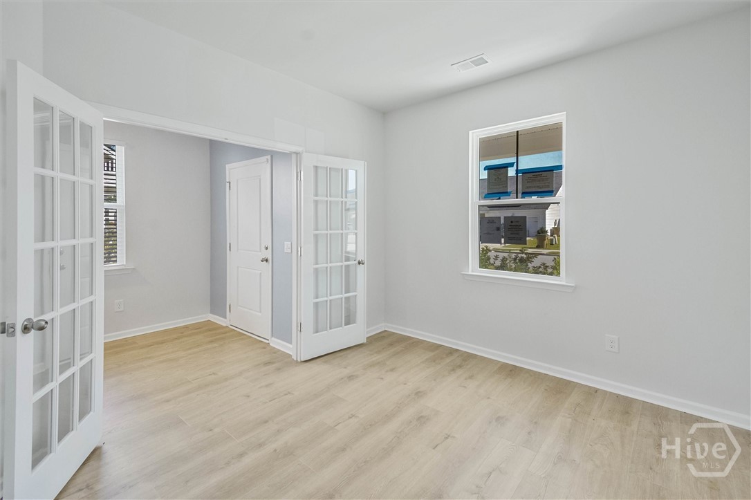 247 Lillian Street Property Photo 6