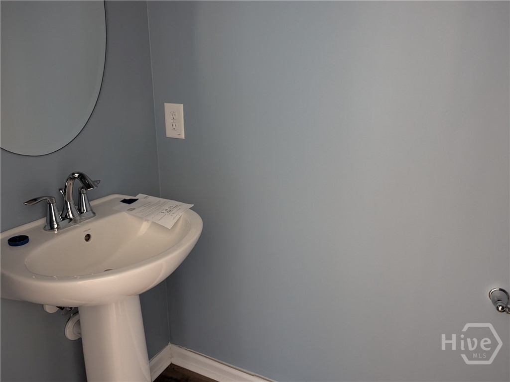 247 Lillian Street Property Photo 8