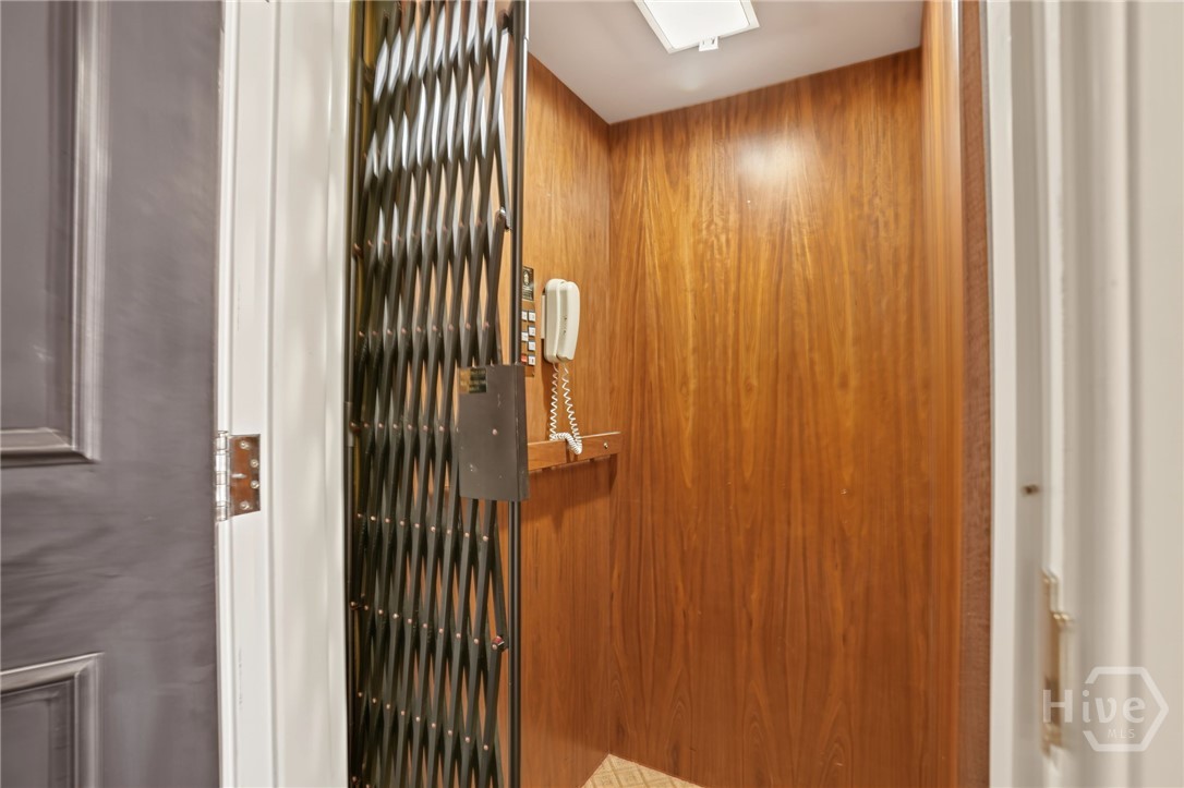 11 W Jones Street Property Photo 34