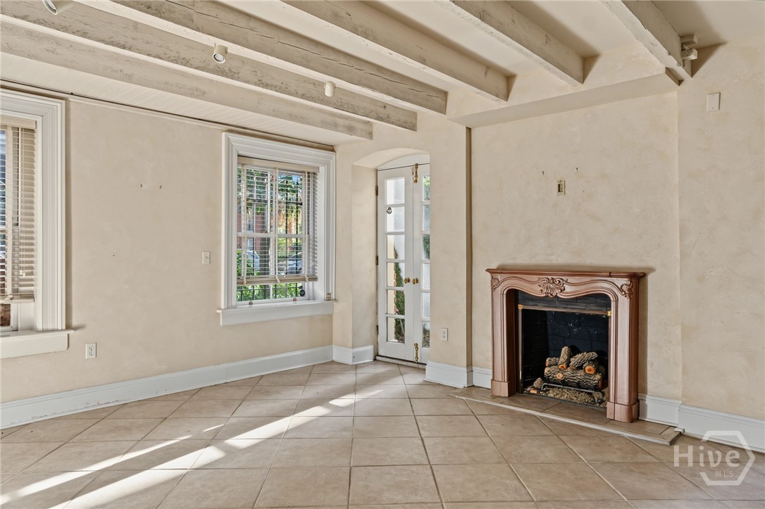 11 W Jones Street Property Photo 36
