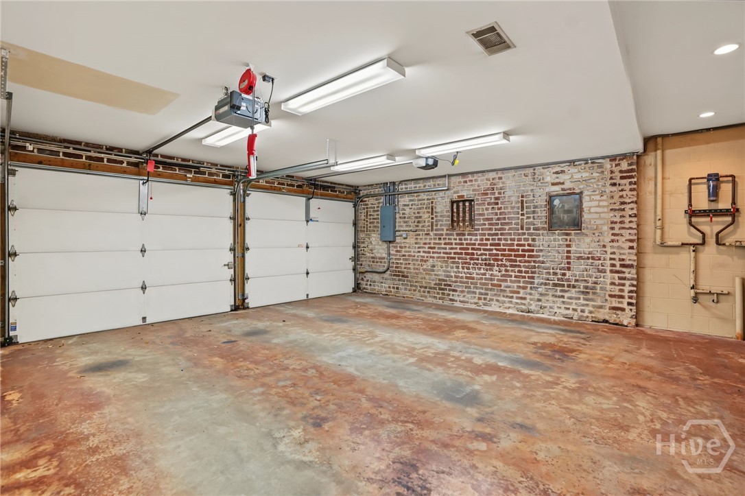11 W Jones Street Property Photo 47