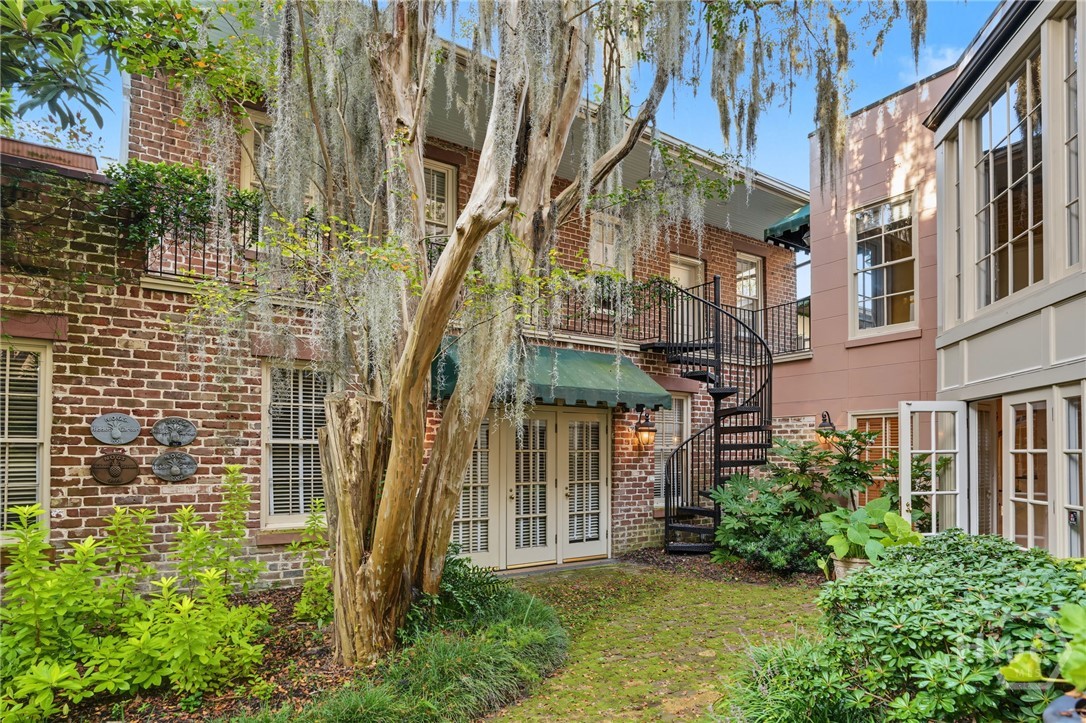 11 W Jones Street Property Photo 48