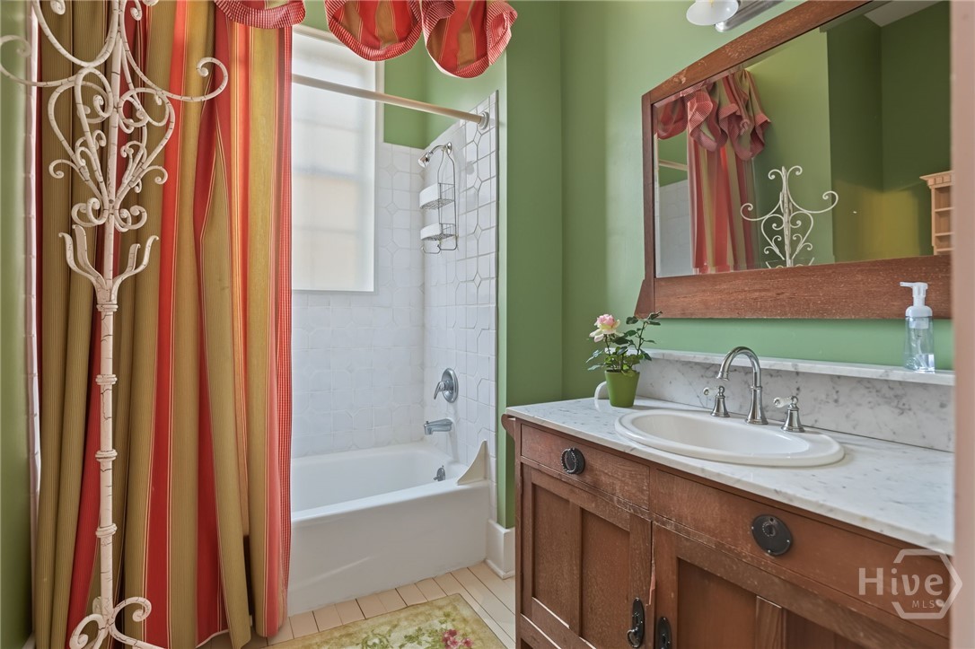 11 W Jones Street Property Photo 55