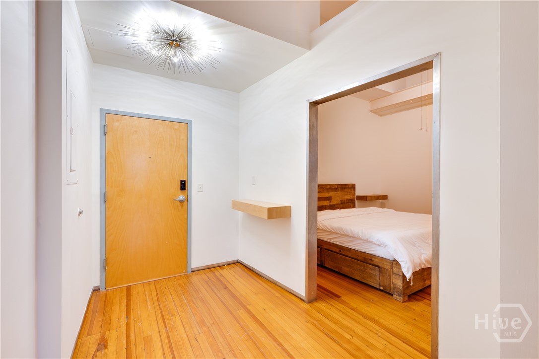 122 W Broughton Street 305 Property Photo 5