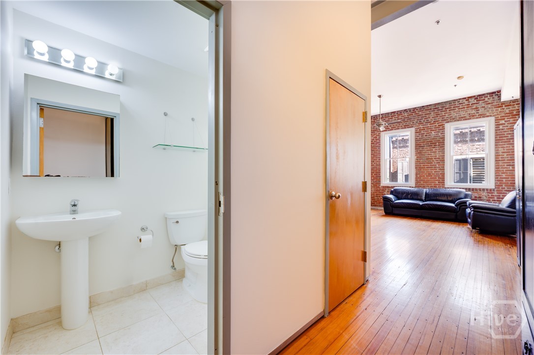 122 W Broughton Street 305 Property Photo 18