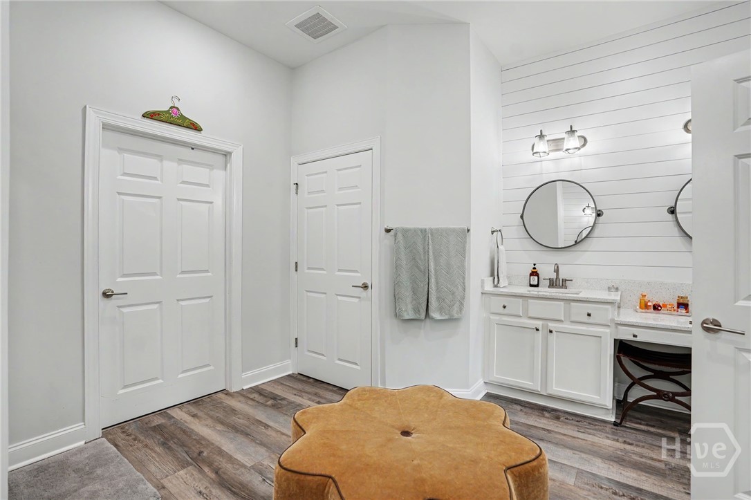 1002 River Oaks Drive Property Photo 30