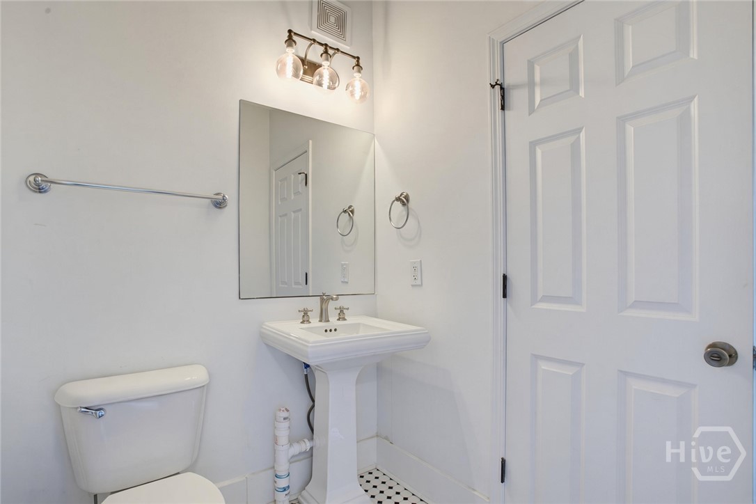 9 W York Street 305 Property Photo 11