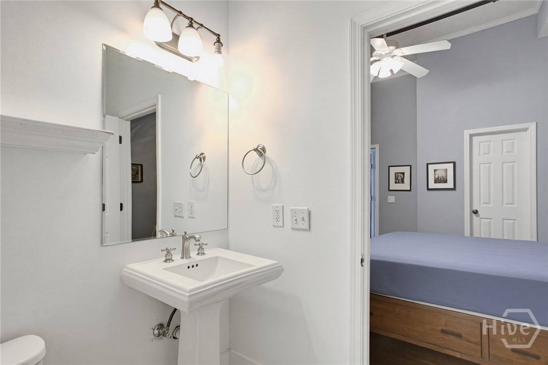 9 W York Street 305 Property Photo 17