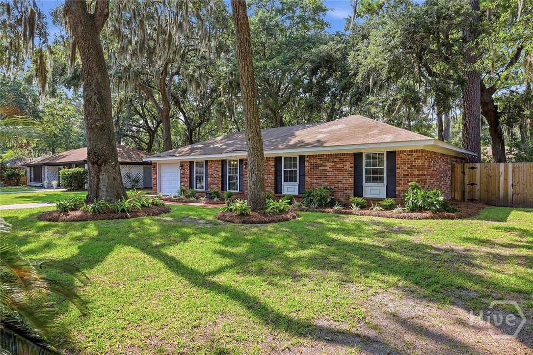 605 Leaning Oaks Drive Property Photo 3