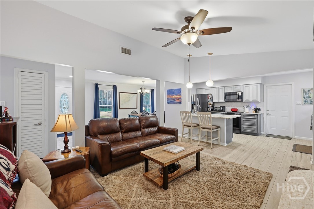605 Leaning Oaks Drive Property Photo 11