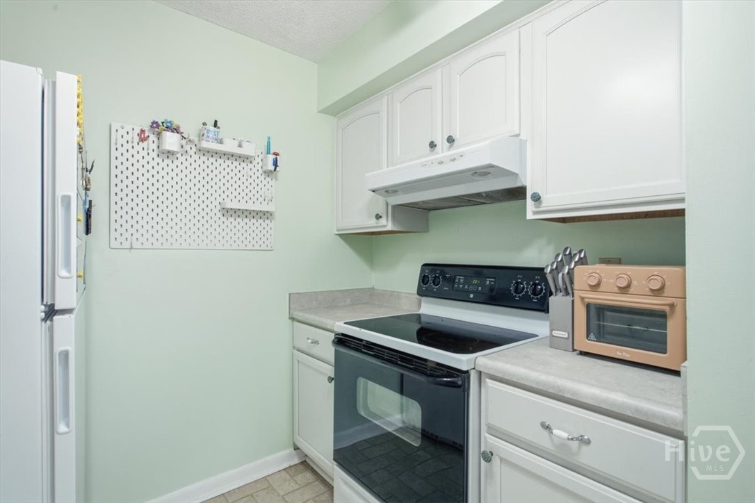 455 Mall Boulevard 76 Property Photo 11