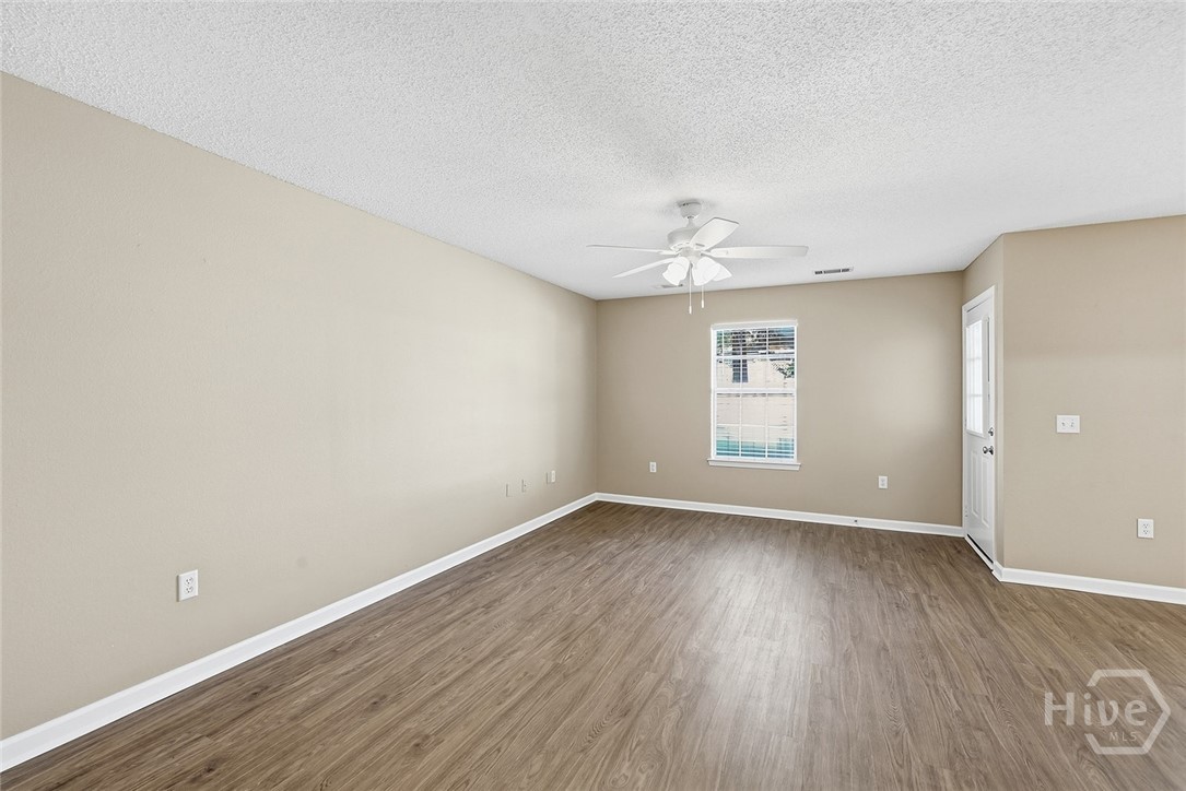 1014 E Towne Park Drive Property Photo 6