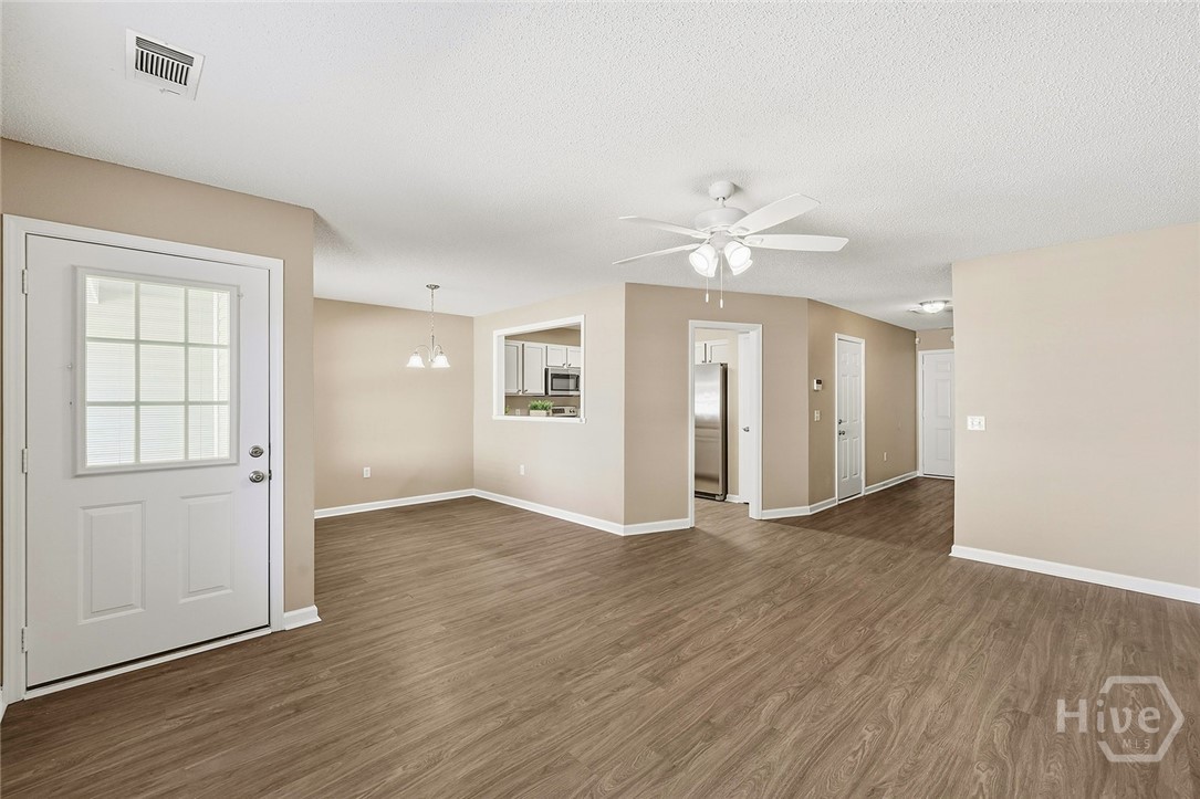 1014 E Towne Park Drive Property Photo 11