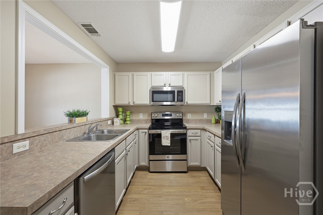 1014 E Towne Park Drive Property Photo 16