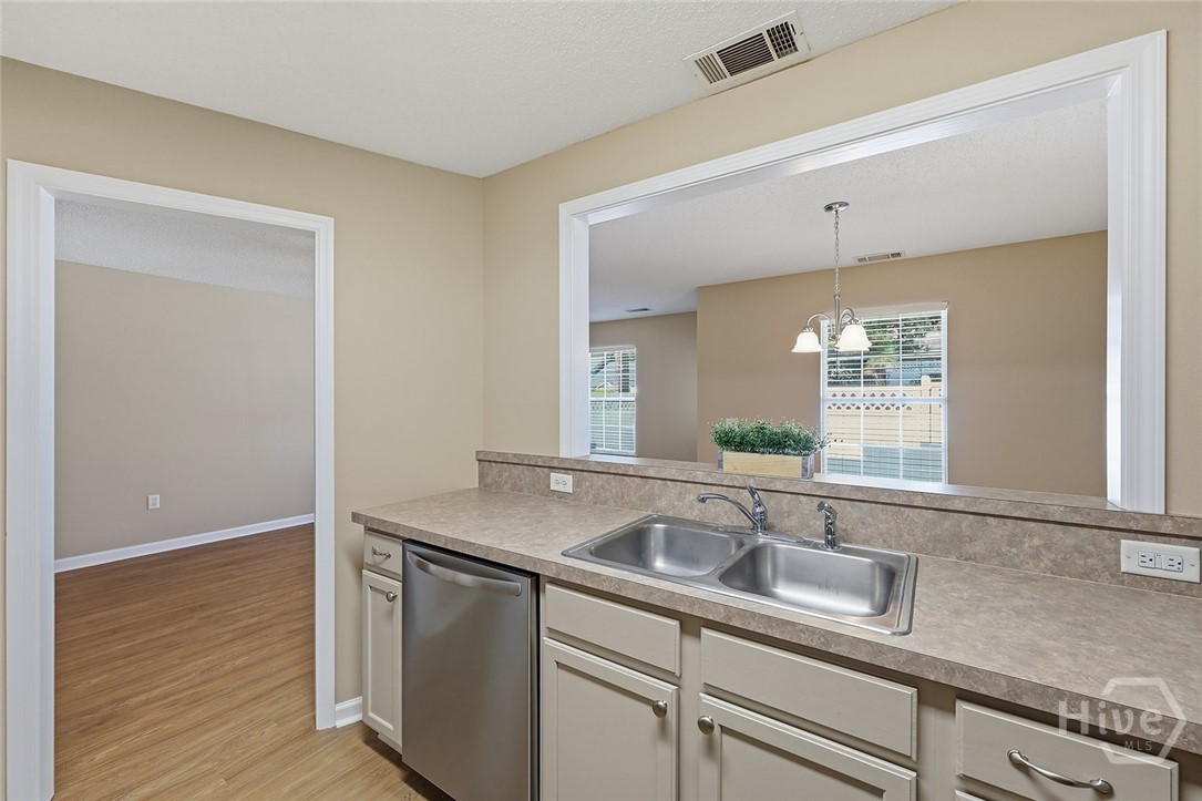 1014 E Towne Park Drive Property Photo 17