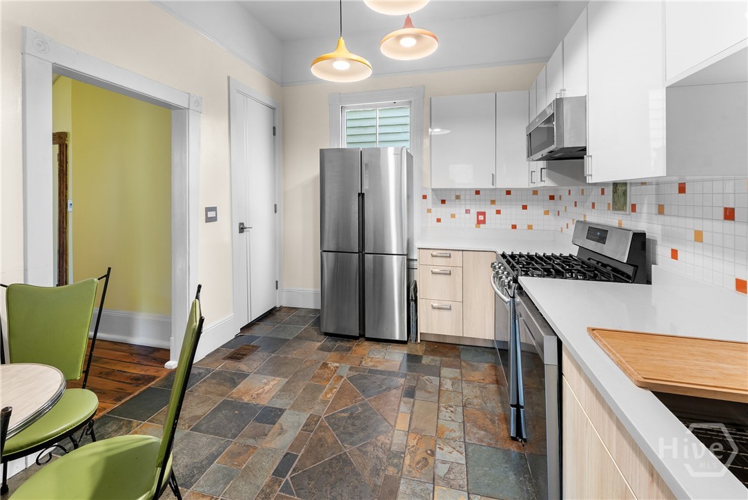 524 E Henry Street Property Photo 14