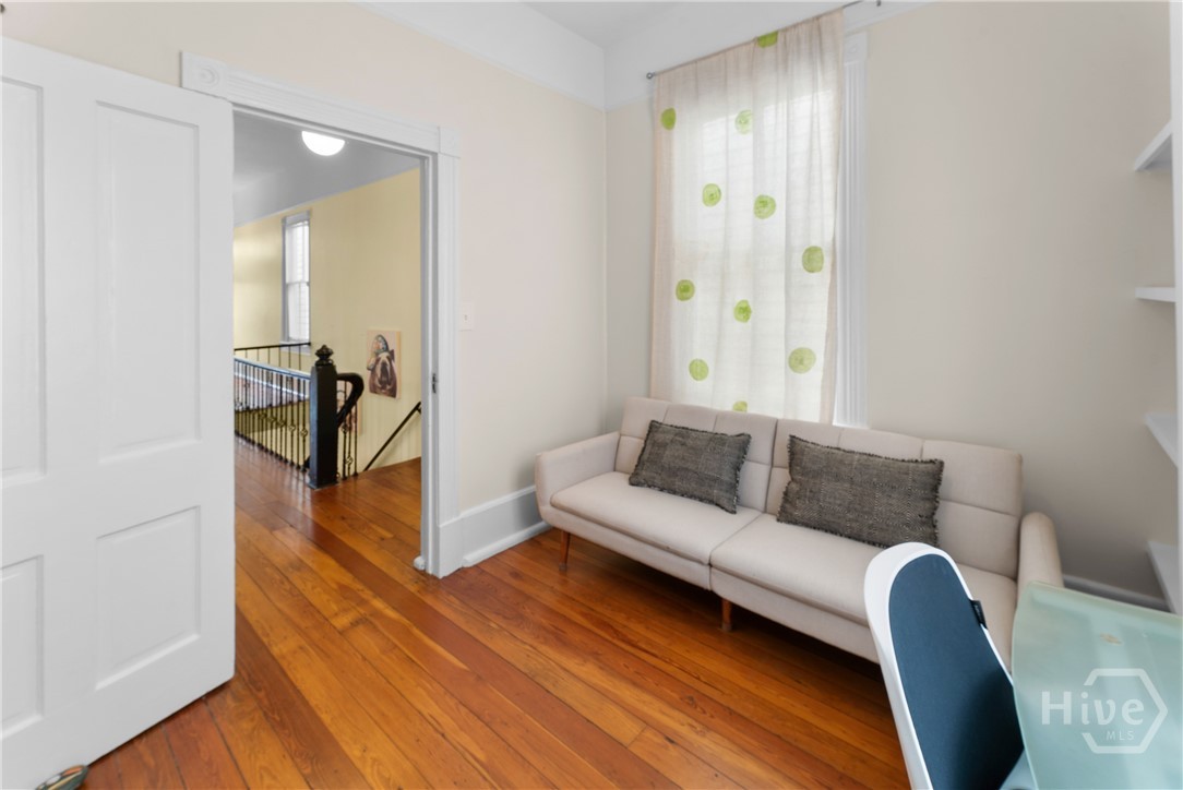 524 E Henry Street Property Photo 18
