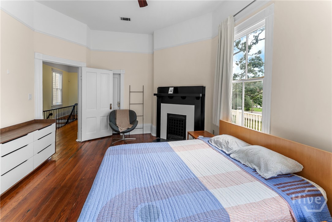 524 E Henry Street Property Photo 22