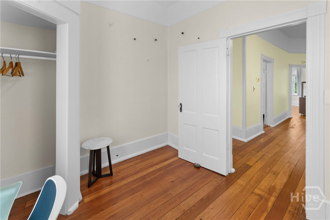 524 E Henry Street Property Photo 44
