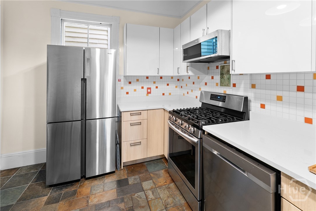 524 E Henry Street Property Photo 46