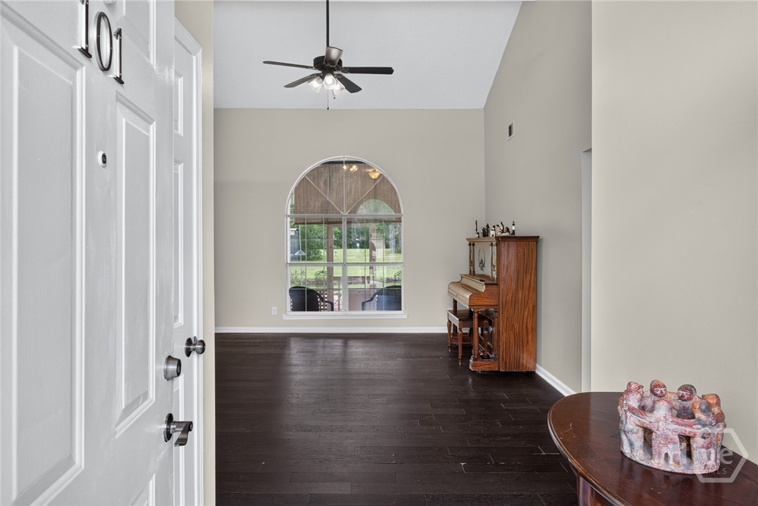 101 Laurens Lane Property Photo 3