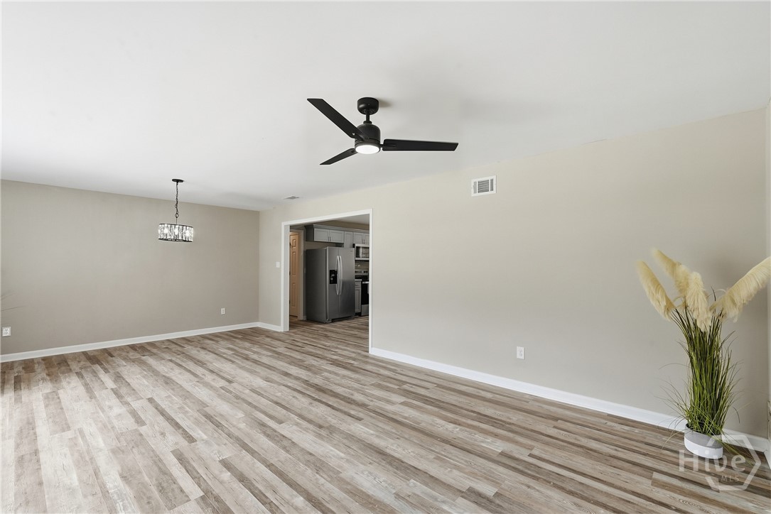614 S. Williamsburg Property Photo 9
