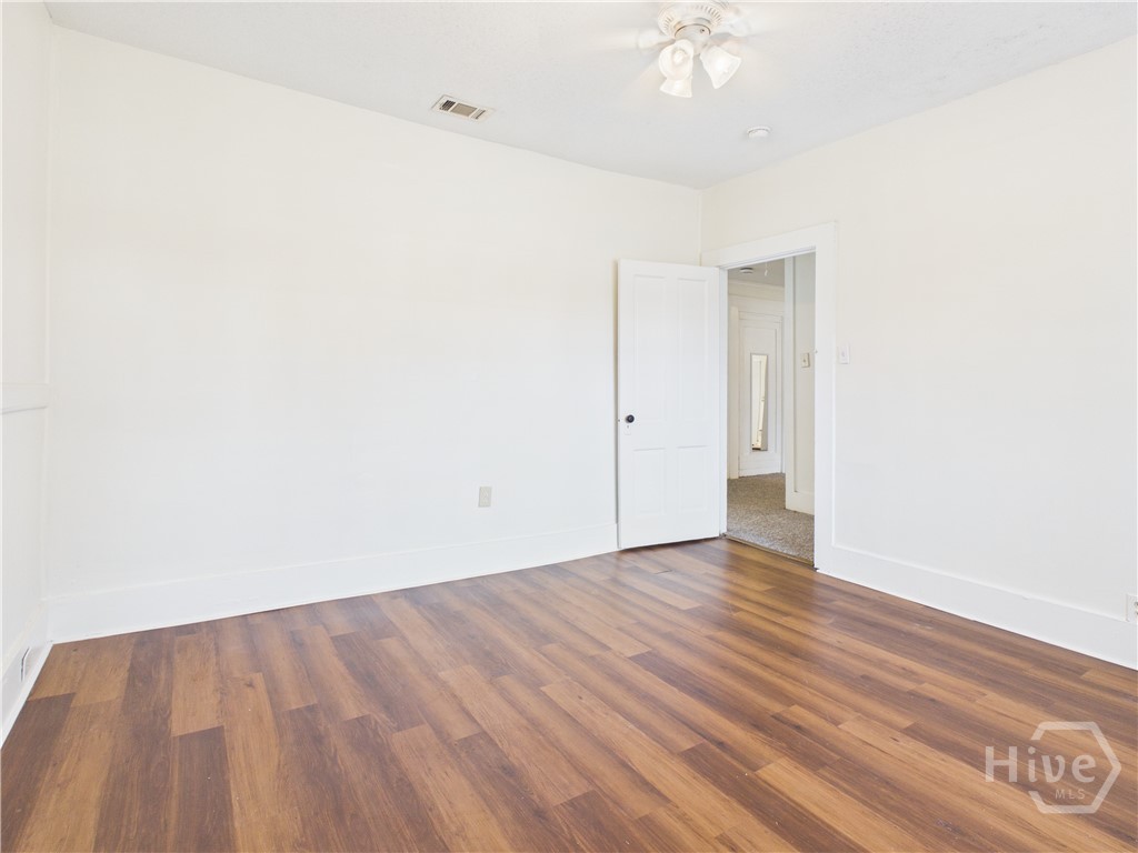 211 W 59th Street Property Photo 14