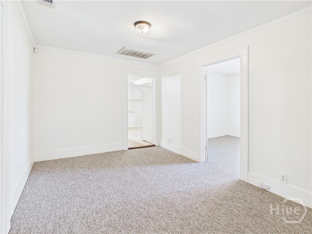 211 W 59th Street Property Photo 16