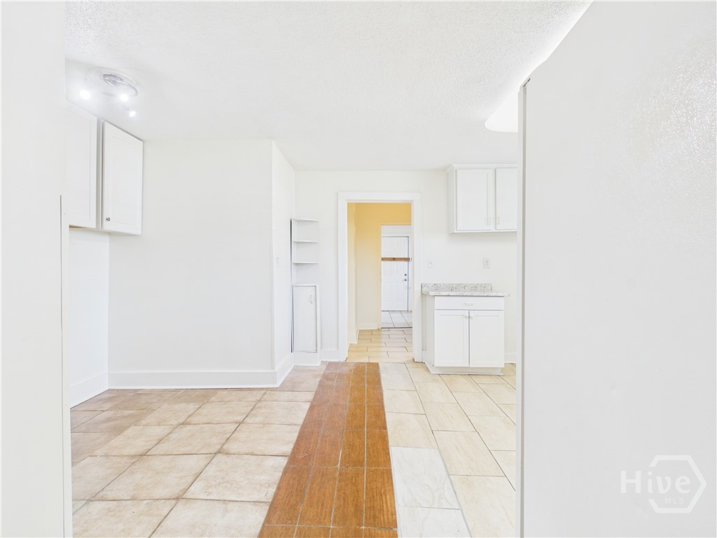 211 W 59th Street Property Photo 22