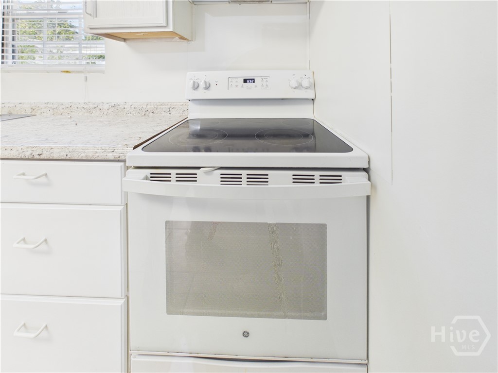 211 W 59th Street Property Photo 26