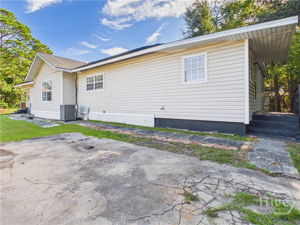 211 W 59th Street Property Photo 42