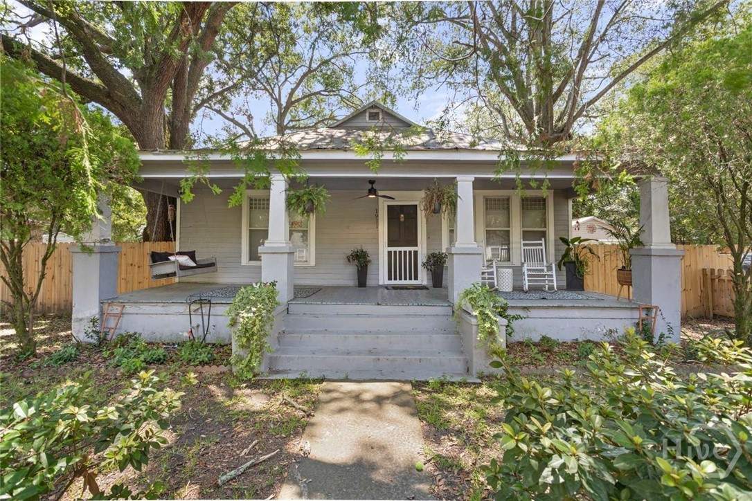 1911 Capital Street Property Photo 1