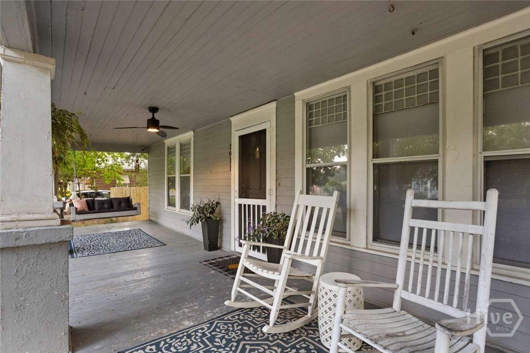 1911 Capital Street Property Photo 3