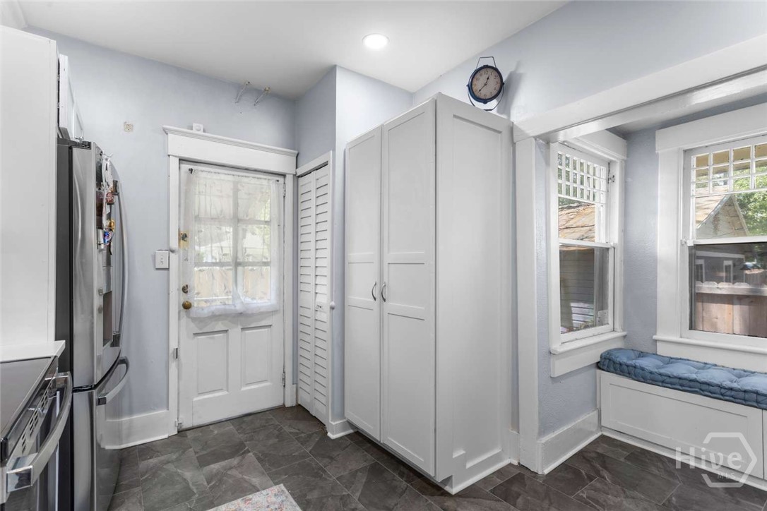 1911 Capital Street Property Photo 10