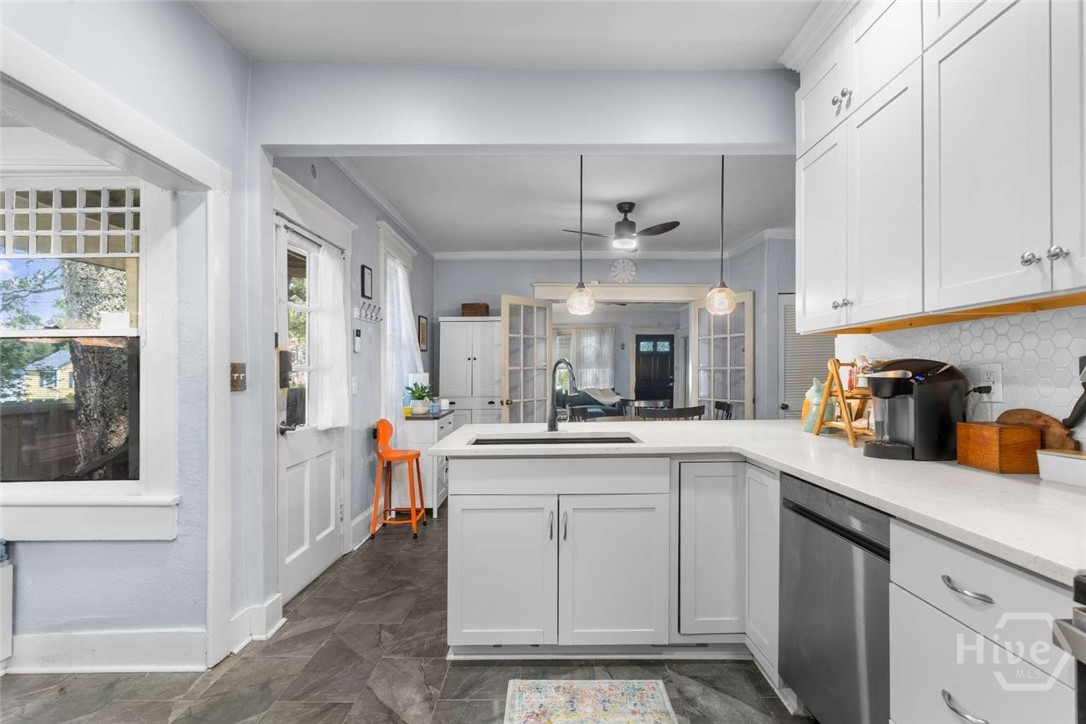 1911 Capital Street Property Photo 11