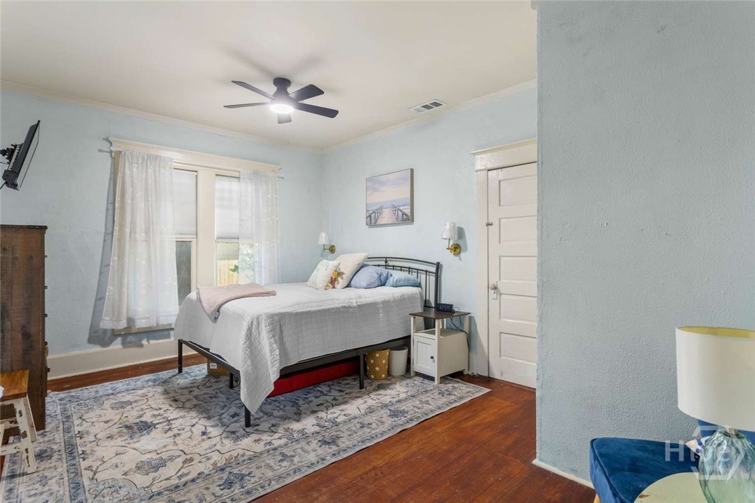 1911 Capital Street Property Photo 16