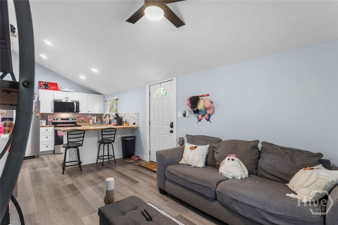 1911 Capital Street Property Photo 19