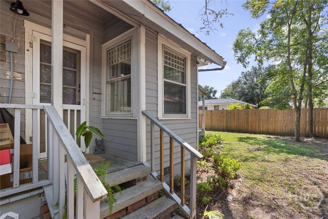 1911 Capital Street Property Photo 23