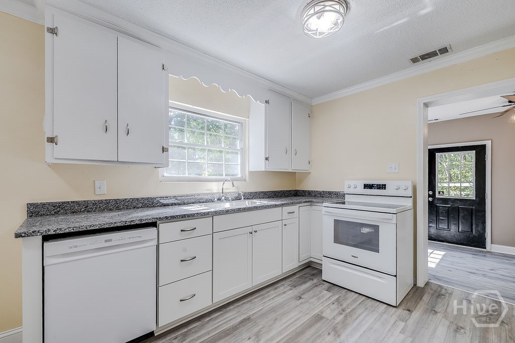 608 Early Street Property Photo 11