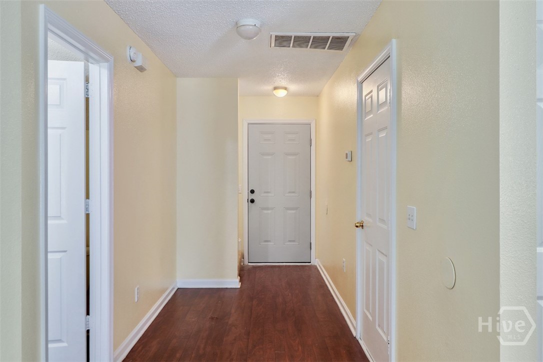1118 Towne Park Drive Property Photo 3