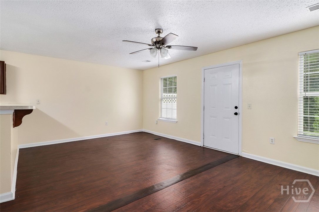 1118 Towne Park Drive Property Photo 13
